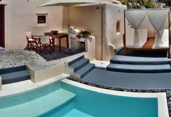 Abelis Canava Luxury Suites allows 18 year olds to book a room