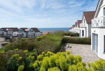 Evancy Equihen-Plage has Balcony rooms