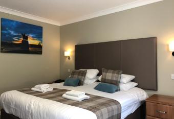 King Robert Hotel allows 18 year olds to book a room