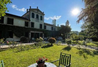 B&B Villa Gradenigo has Balcony rooms