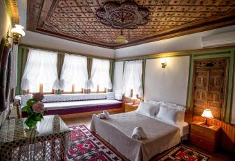 Hotel Kalemi has Balcony rooms