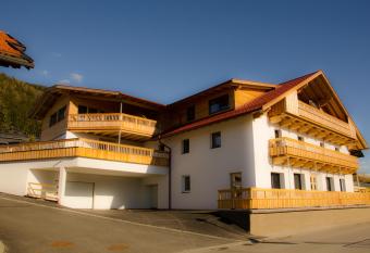 R  merstra  e 10 KG, Appartement Inntal has Balcony rooms