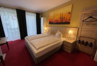 Palm Premium Hotel & Apartments allows 18 year olds to book a room