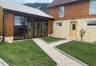 Ku  a za odmor Marija has Smoking/Balcony rooms