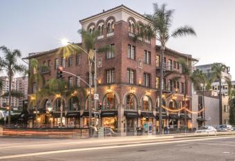 Broadlind Hotel allows 18 year olds to book a room