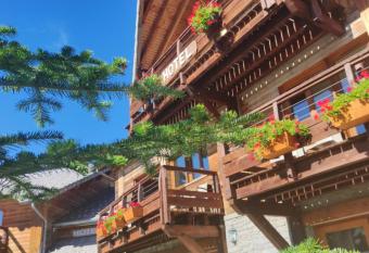 l Ecrin des Neiges has Balcony rooms