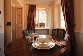 Palazzo Rotati has Balcony rooms