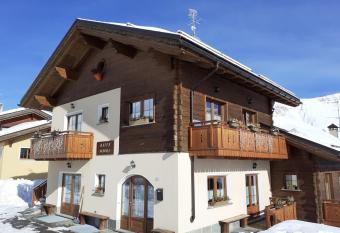 Baita Mauri has Balcony rooms