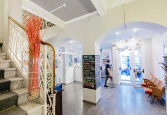 Tomato Urban Retreat allows 18 year olds to book a room