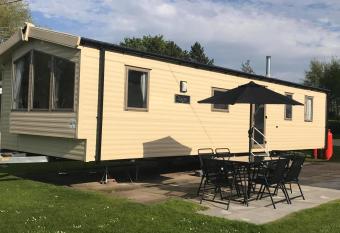 Edinburgh, Seton Sands allows 18 year olds to book a room