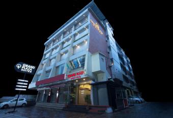 Grand Plaza Suites allows 18 year olds to book a room