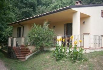 La casa della quercia has Smoking/Balcony rooms
