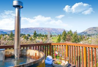 Archway Motels & Chalets allows 18 year olds to book a room