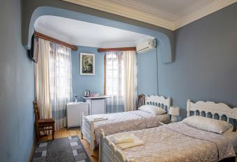 Sweet Home at Ninoshvili 3 has Balcony rooms