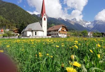 Hotel Messnerwirt has Balcony rooms