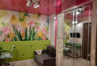 Go  cinne Gniazdo allows 18 year olds to book a room