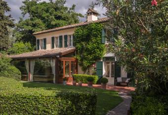 Locanda I Girasoli allows 18 year olds to book a room