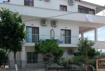 Apartment Vladimir Sela Ksamil has Balcony rooms