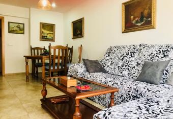 Habitaciones privadas Alicante centro has Balcony rooms