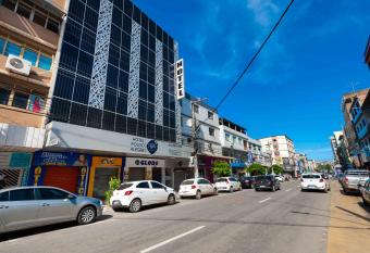 Hotel Pouso Alegre allows 18 year olds to book a room