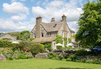 The Traddock allows 18 year olds to book a room