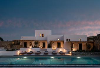 Mykonos Drops has Balcony rooms