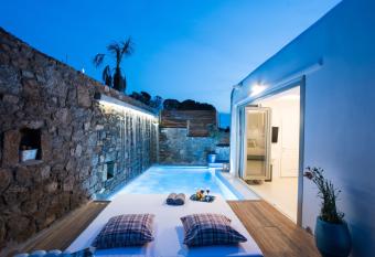 Mykonos Village has rooms with a private hot tub