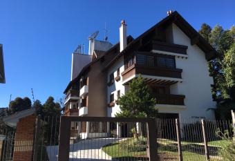 Apartamento de 1 quarto allows 18 year olds to book a room