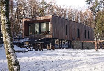 Penzion K  lna allows 18 year olds to book a room