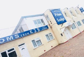 Prime Lodge allows 18 year olds to book a room