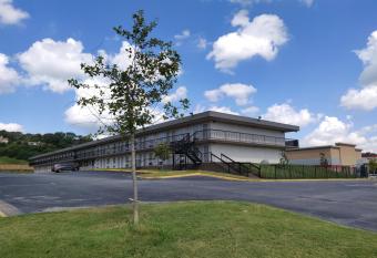 Super Stay Inn has Smoking rooms