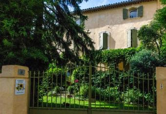 Les Tournesols has Balcony rooms
