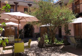 Hostal Qorichaska has Balcony rooms