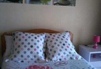 Chez Cozy s has Balcony rooms