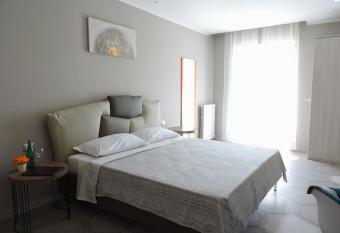 Cilentorooms has Balcony rooms