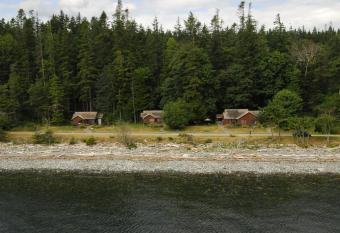 Tsa-Kwa-Luten Lodge has Balcony rooms