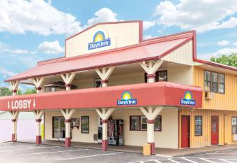 Days Inn by Wyndham Holladay has Smoking rooms