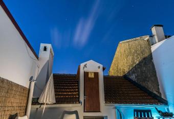 Beach House City has Balcony rooms