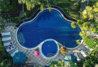 Hotel Suma has Balcony rooms