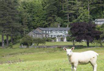 Ravenstone Lodge Country House Hotel allows 18 year olds to book a room