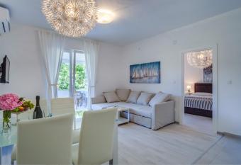 Cuore di Milka Apartments has Balcony rooms