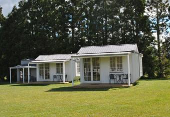 Palm Drive  Cozy Cabins  allows 18 year olds to book a room