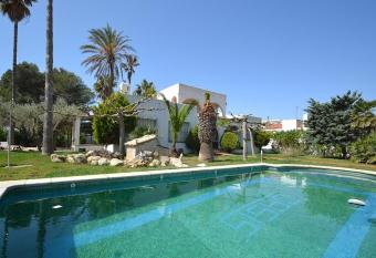 Oasis has Balcony rooms