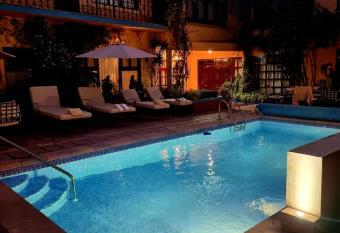 Hacienda de las Flores allows 18 year olds to book a room