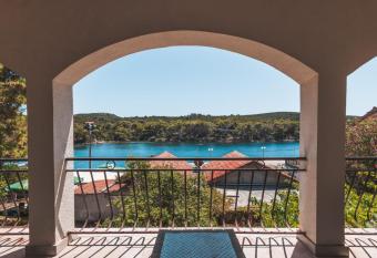 Apartman Luka has Balcony rooms