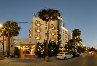 Guest House Hotel Amman by FHM allows 18 year olds to book a room