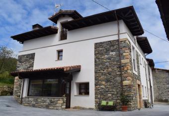 L Arbolea de Rodiles has Balcony rooms