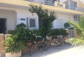 Popi Studios has Balcony rooms