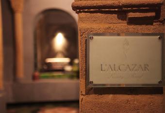 L Alcazar has Balcony rooms