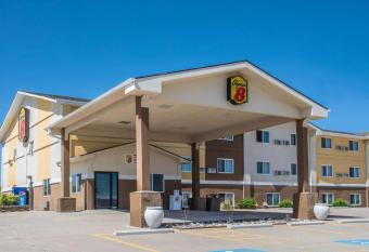 Super 8 by Wyndham Gillette allows 18 year olds to book a room